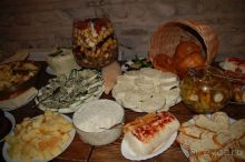 ХАЧАПУРИ ЧАЧА СУЛУГУНИ))) Вы о чем подумали?)))