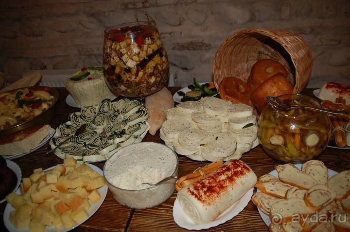 ХАЧАПУРИ ЧАЧА СУЛУГУНИ))) Вы о чем подумали?)))