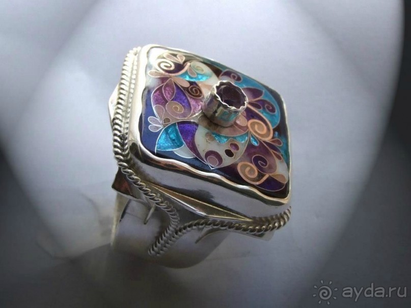 МИНАНКАРИ-грузинская перегородчатая эмаль