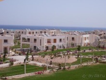 Hilton long Bech village garden