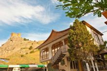 Пансионат Измир ждет Вас на отдых в Судаке 2015 году.