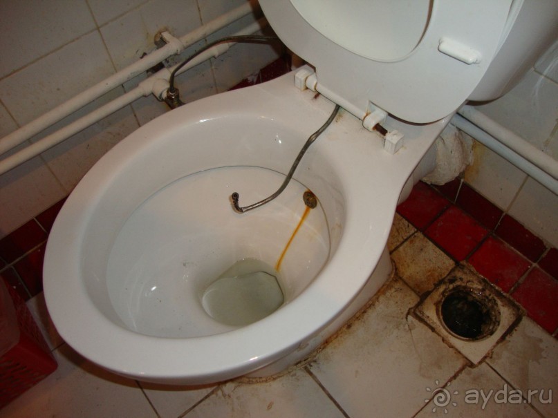 Отель красивый, расположение хорошее, но грязь в номерах...