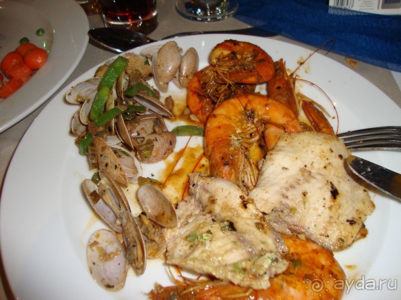 Отель красивый, расположение хорошее, но грязь в номерах...