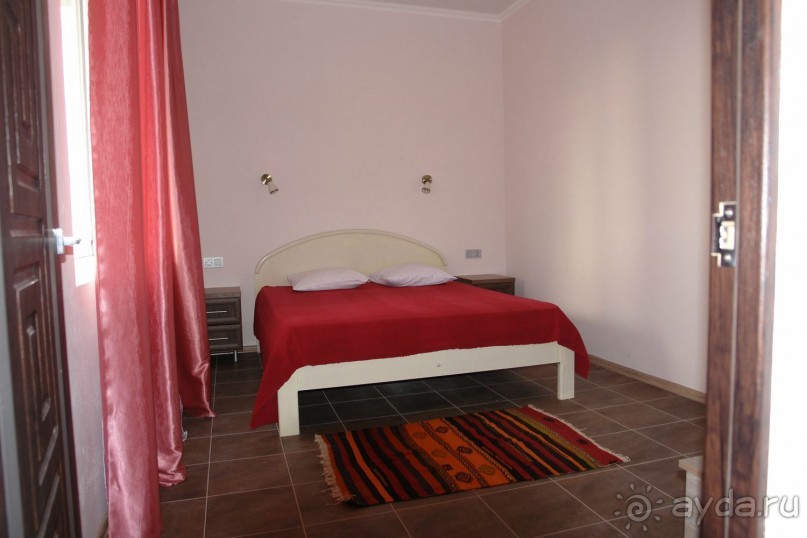 вилла у подножья Меганома