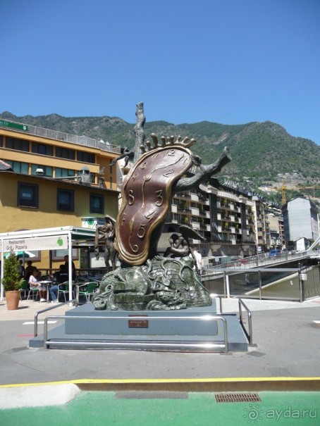 Немного испанского сюрреализма под сангрию