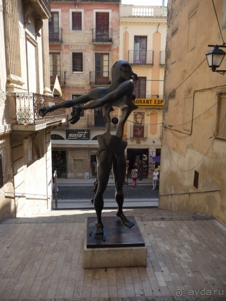 Немного испанского сюрреализма под сангрию