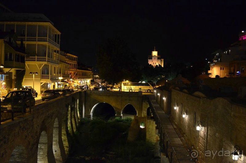 Тбилисские серные бани (თბილისური გოგირდის აბანო).