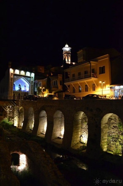 Тбилисские серные бани (თბილისური გოგირდის აბანო).