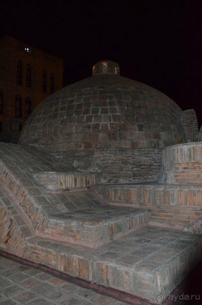 Тбилисские серные бани (თბილისური გოგირდის აბანო).