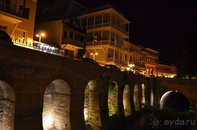 Тбилисские серные бани (თბილისური გოგირდის აბანო).