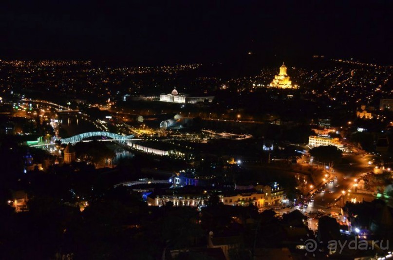 Ночной Тбилиси.