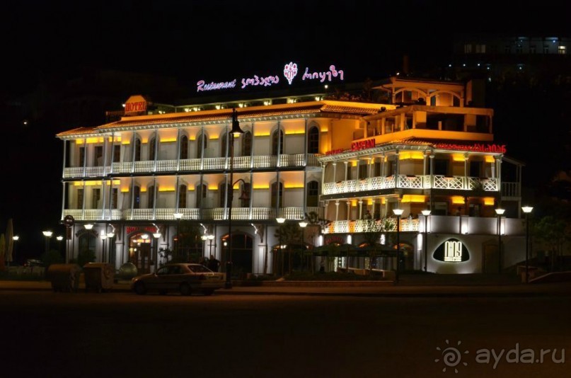 Ночной Тбилиси.