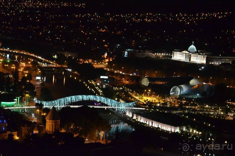 Ночной Тбилиси.