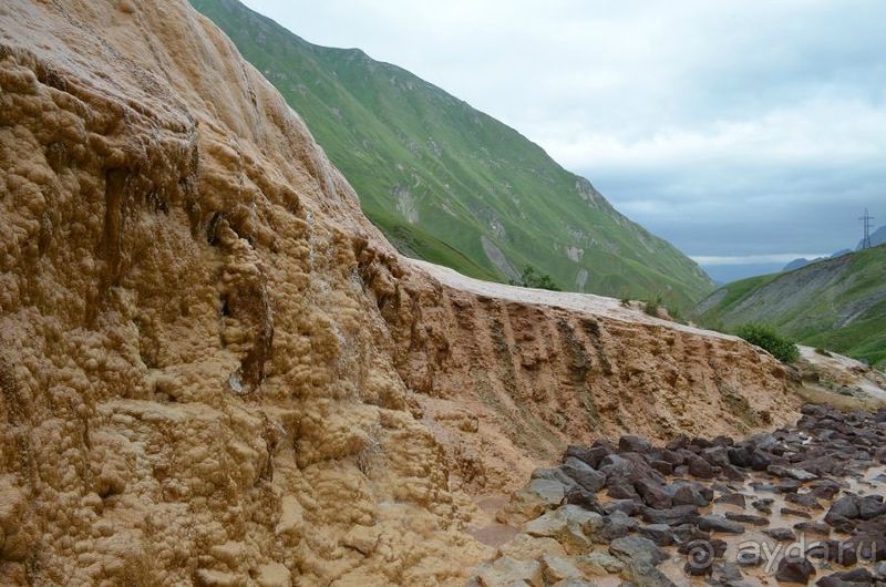 Нарзанный источник на Военно-Грузинской дороге.