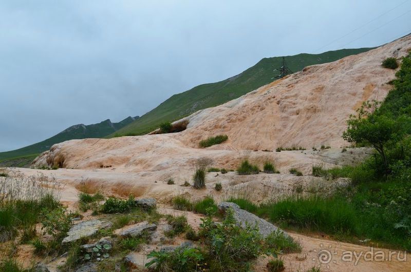Нарзанный источник на Военно-Грузинской дороге.