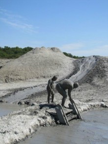 Как искупаться в вулкане?