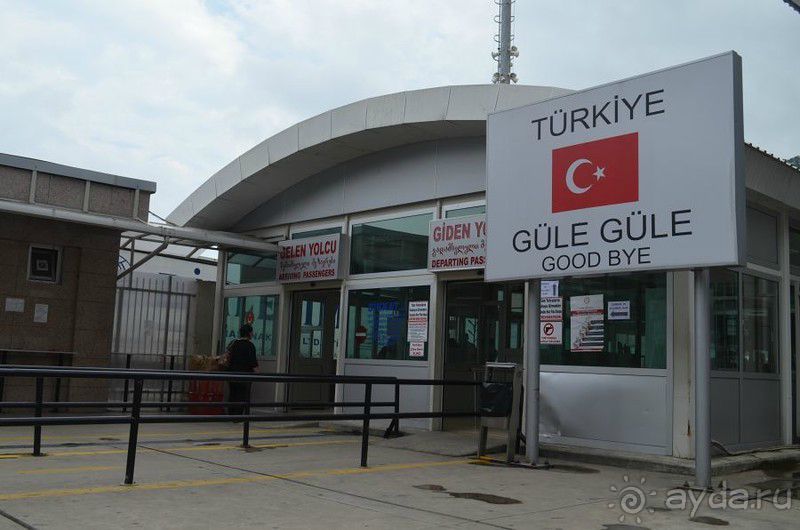 Сарпи - "купание в море с видами на мечети Турции".