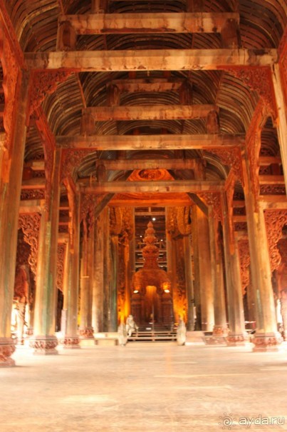 Храм Священной истины в Патае Храм Священной истины в Патае