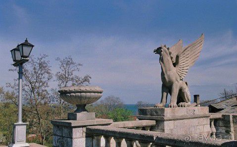 Символ Керчи - холм Митридат