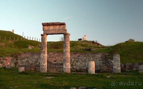 Символ Керчи - холм Митридат