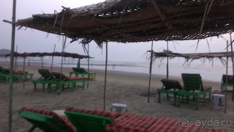 шезлонги пляжа Морджим