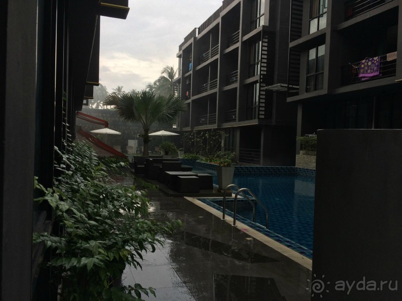 Здесь воруют деньги из сейфа!