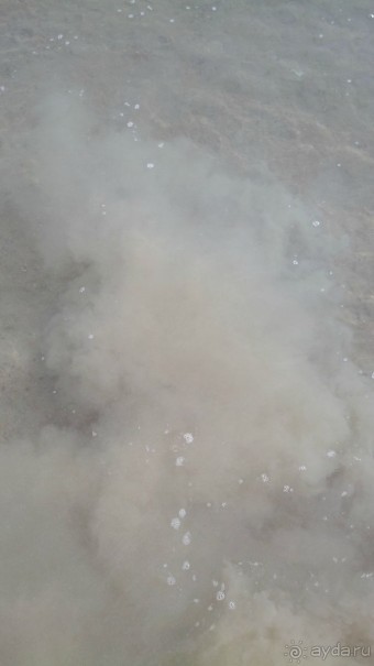 Не море, а свалка строительных отходов