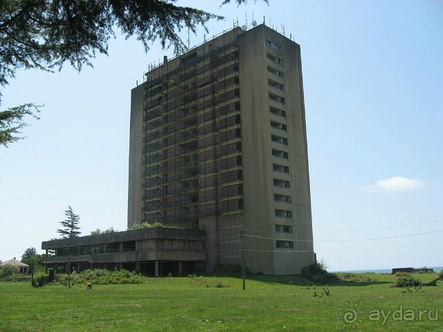 Правда с фотофактами о мнимом *рае на земле* . Гудаута, Гагра, Сухум, Цандрипш, Очамчира, Агудзера.