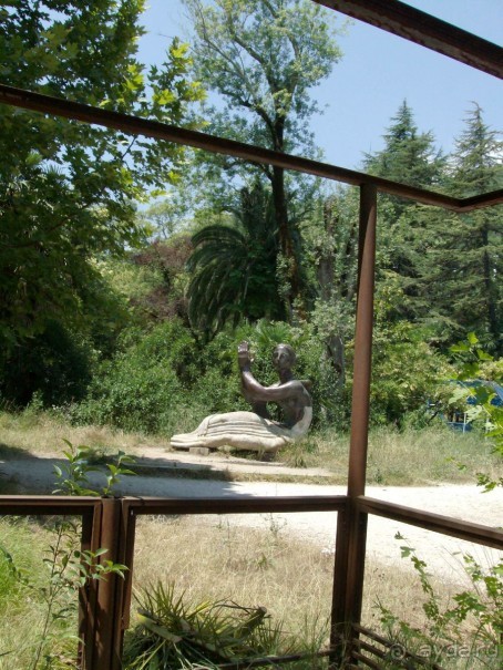 Ничего кроме Гагры! не приходит ЛОХАМ в голову, А ЗРЯ... Ничего кроме Гагры! не приходит ЛОХАМ в голову, А ЗРЯ...