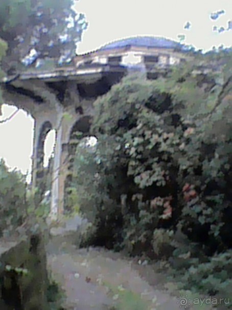 Альбом отзыва "Сухум гора 17г или унылые останки былой роскоши прежде цветущей столицы Абхазии."