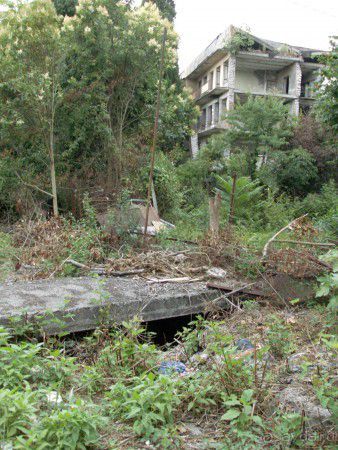 Нищая страна алчных подловатых бескультурных крестьян а НЕ *рай на земле*.