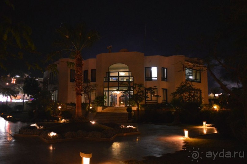 Ужасный отель, хамское отношение персонала к туристам и вымогательство денег