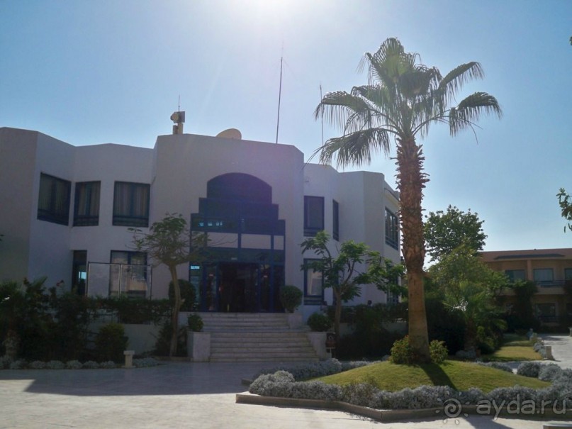 Ужасный отель, хамское отношение персонала к туристам и вымогательство денег