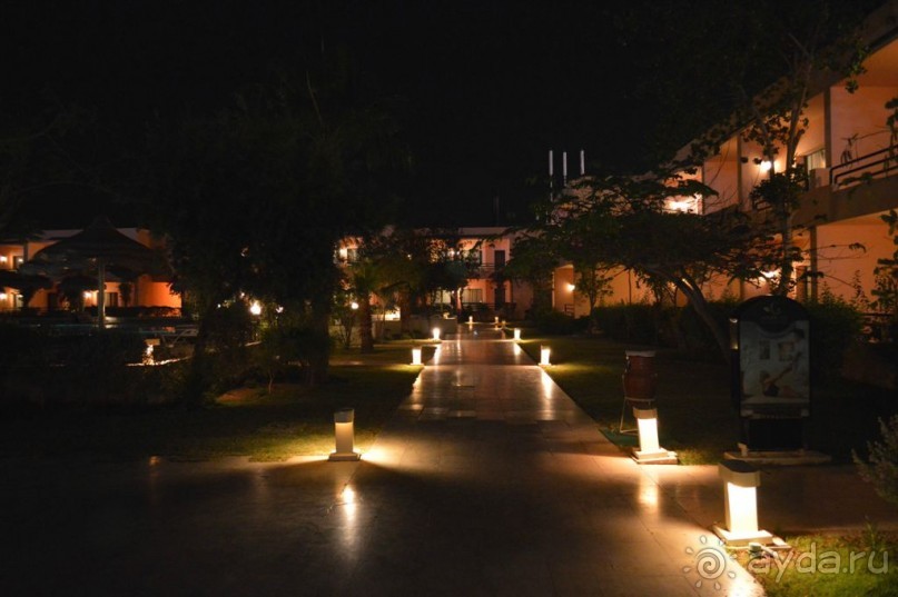 Ужасный отель, хамское отношение персонала к туристам и вымогательство денег