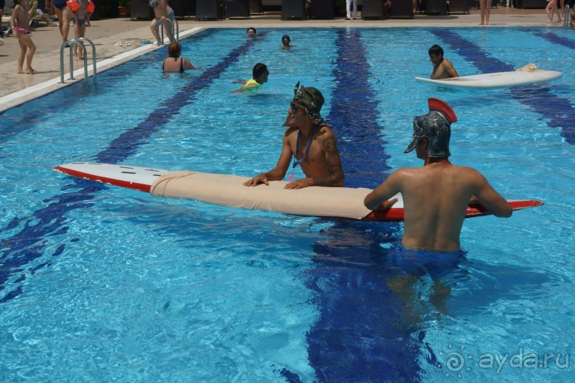 Хорошо... но больше сюда не поедем