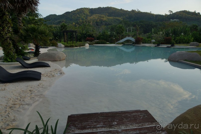 Naithonburi Beach Resort