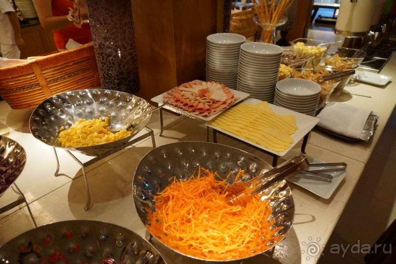 Naithonburi Beach Resort