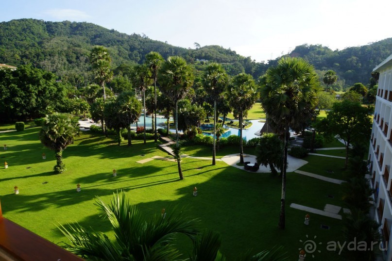 Naithonburi Beach Resort