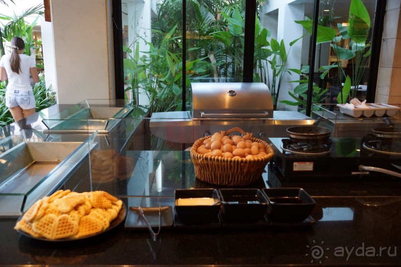 Naithonburi Beach Resort