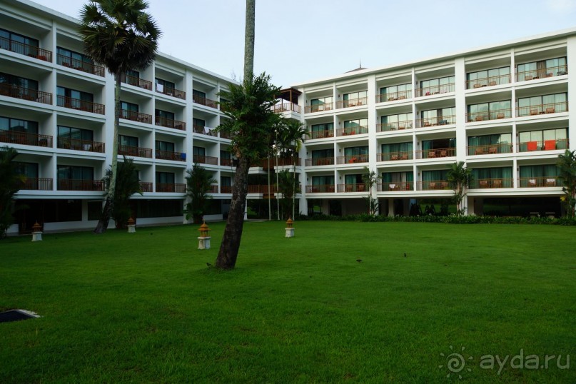 Naithonburi Beach Resort