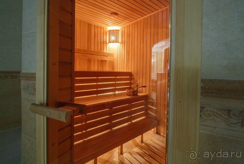 Ресторанно-гостинечный комплекс "CRYSTAL"