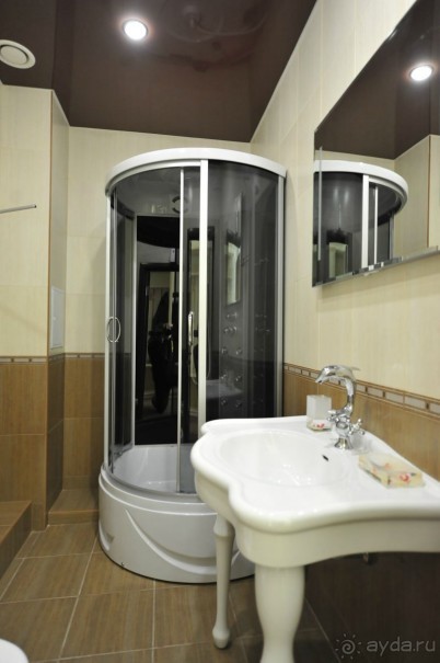 Ресторанно-гостинечный комплекс "CRYSTAL"