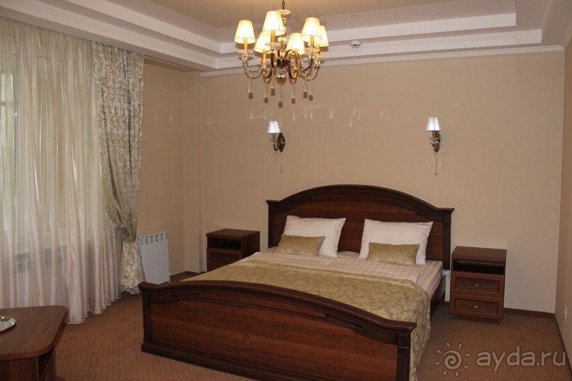 Ресторанно-гостинечный комплекс "CRYSTAL"