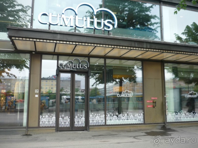 Вход в отель