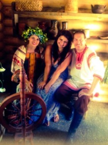 Альбом отзыва "По России с любовью: ромашковые каникулы в Муроме"