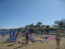 Альбом отзыва "Двое мужчин в Айя-Напе"