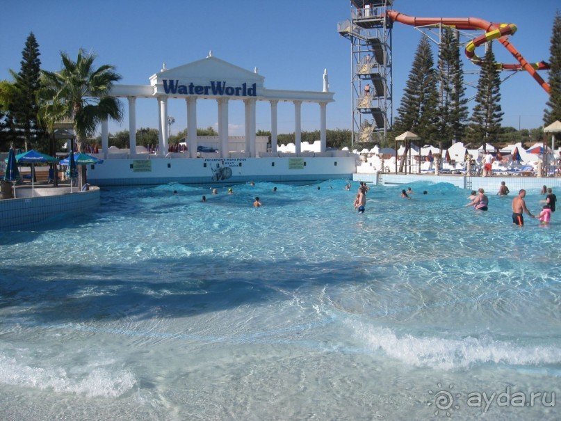 Двое мужчин в Айя-Напе