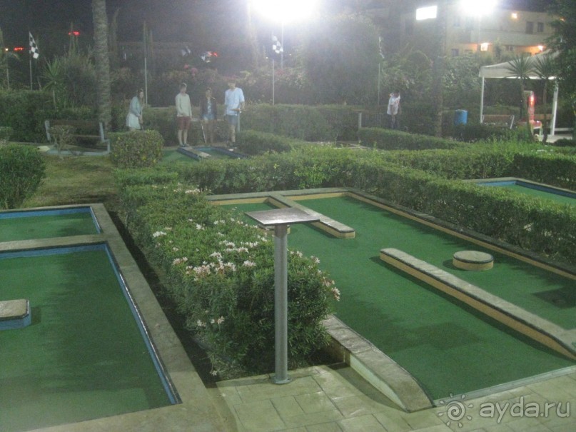 Двое мужчин в Айя-Напе