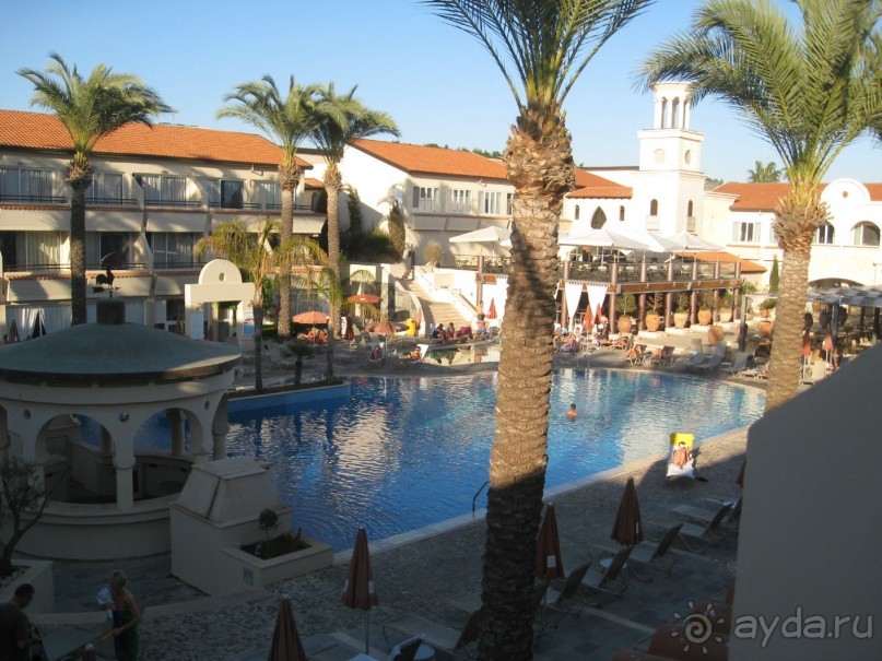 Двое мужчин в Айя-Напе