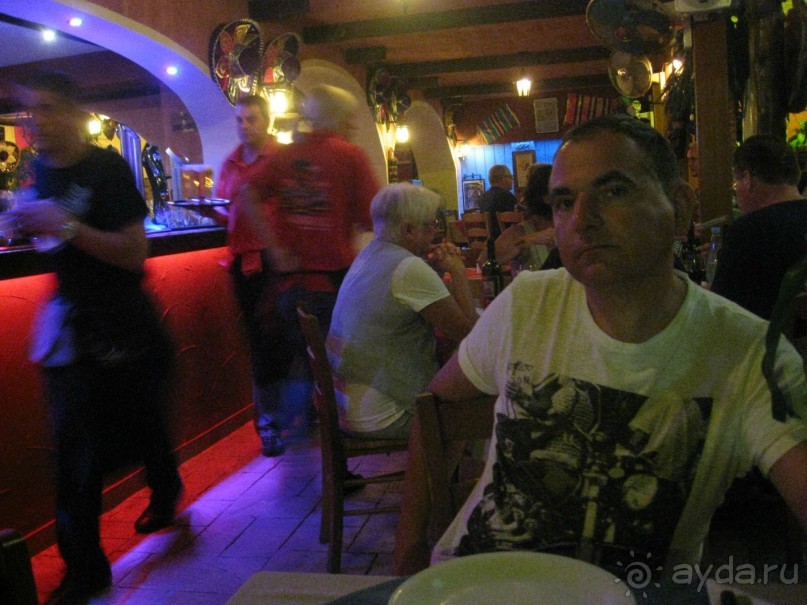 Двое мужчин в Айя-Напе